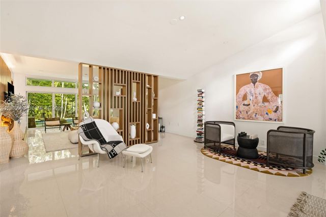 865 W 47th St, Miami Beach, FL 33140