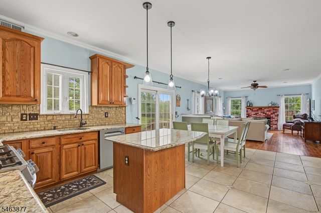 6 Varnon Ct, Hillsborough Twp., NJ 08844