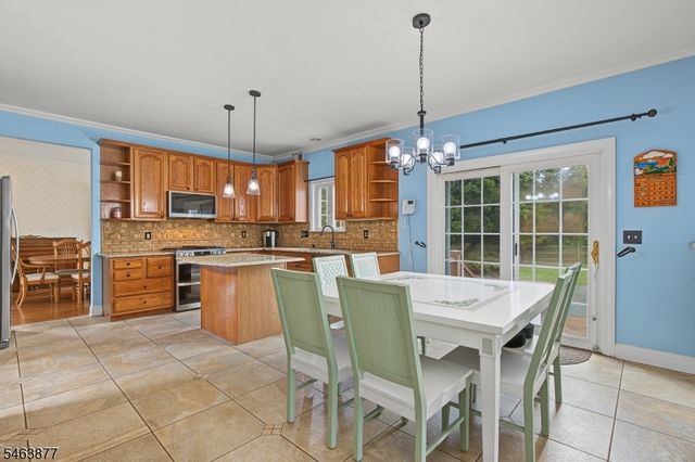 6 Varnon Ct, Hillsborough Twp., NJ 08844
