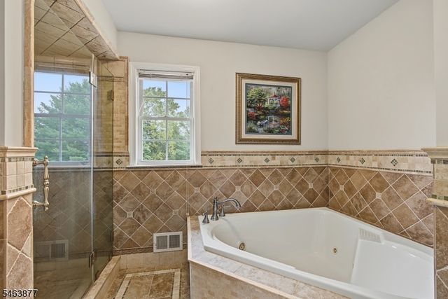 6 Varnon Ct, Hillsborough Twp., NJ 08844