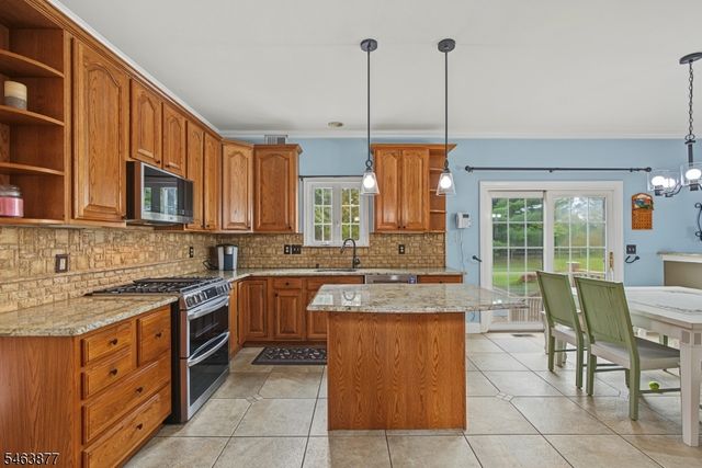 6 Varnon Ct, Hillsborough Twp., NJ 08844