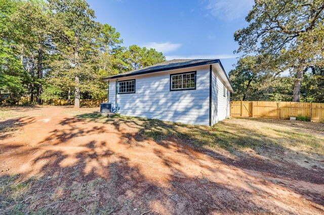 24759 Country Oaks Boulevard, Montgomery, TX 77316