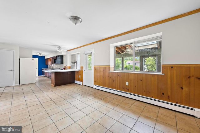 28 MEMORIAL DR, Barnegat, NJ 08005
