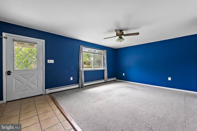 28 MEMORIAL DR, Barnegat, NJ 08005