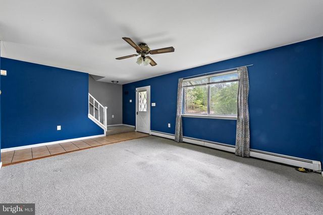 28 MEMORIAL DR, Barnegat, NJ 08005