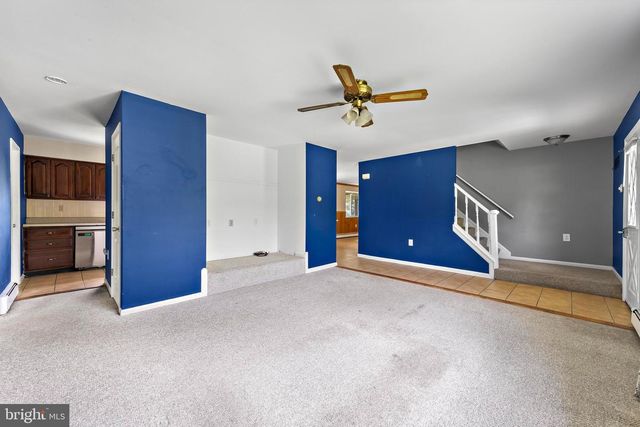28 MEMORIAL DR, Barnegat, NJ 08005