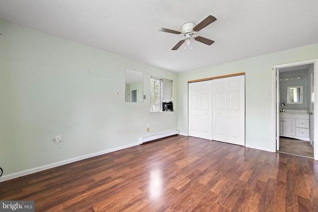 28 MEMORIAL DR, Barnegat, NJ 08005