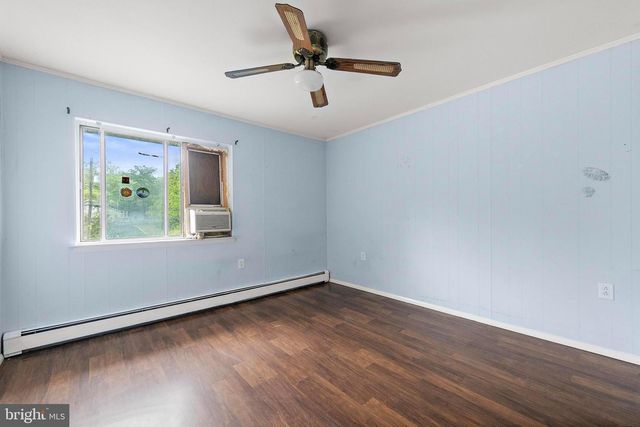 28 MEMORIAL DR, Barnegat, NJ 08005