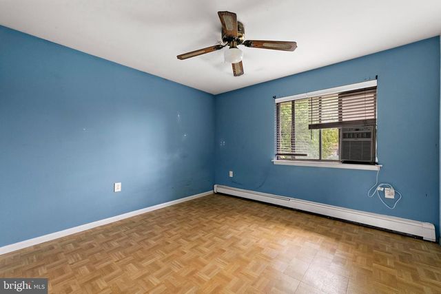 28 MEMORIAL DR, Barnegat, NJ 08005