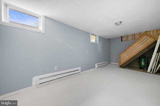 28 MEMORIAL DR, Barnegat, NJ 08005