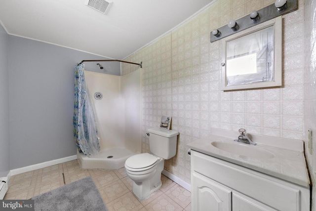 28 MEMORIAL DR, Barnegat, NJ 08005