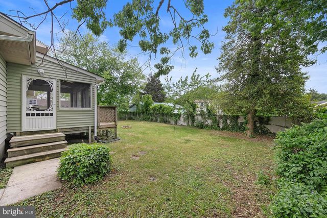 28 MEMORIAL DR, Barnegat, NJ 08005