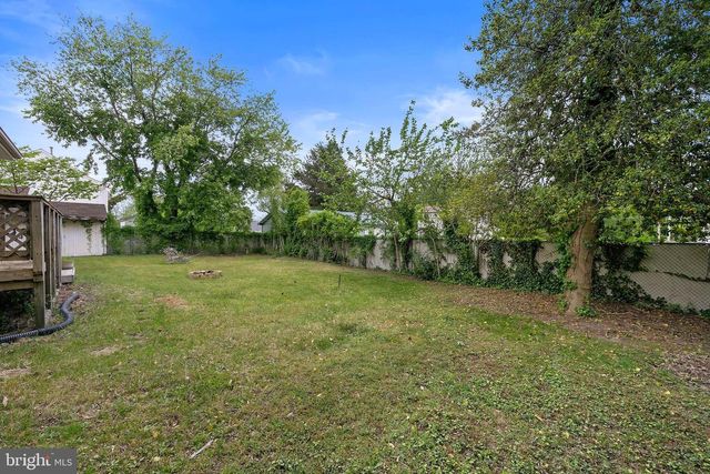28 MEMORIAL DR, Barnegat, NJ 08005