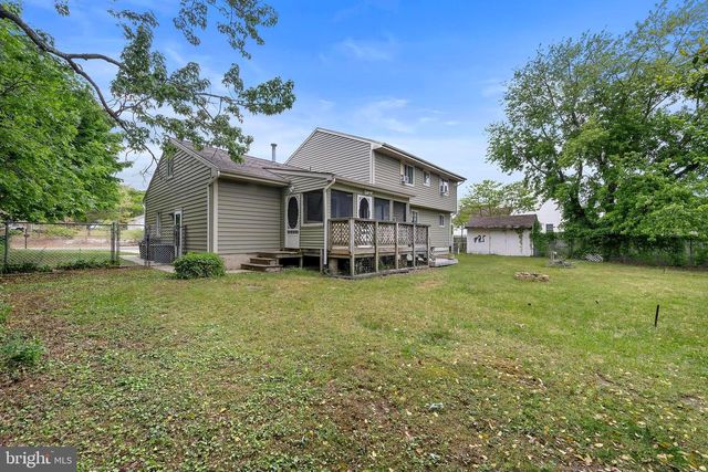 28 MEMORIAL DR, Barnegat, NJ 08005