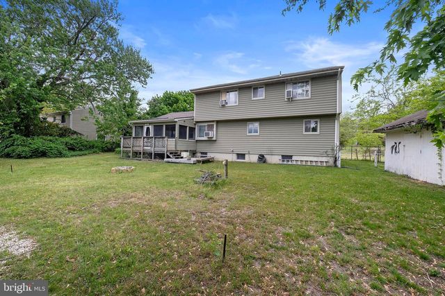 28 MEMORIAL DR, Barnegat, NJ 08005