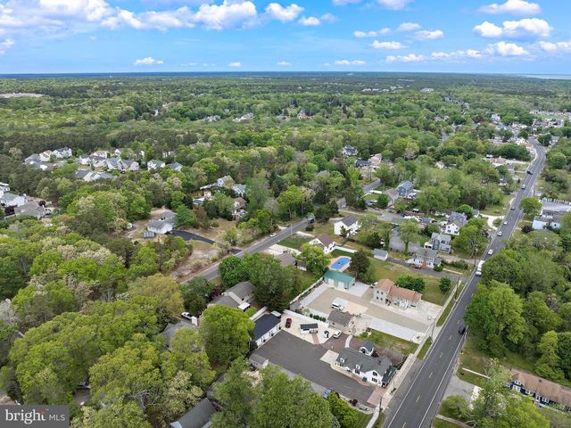 28 MEMORIAL DR, Barnegat, NJ 08005