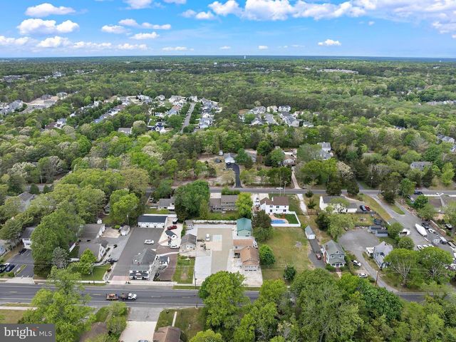 28 MEMORIAL DR, Barnegat, NJ 08005