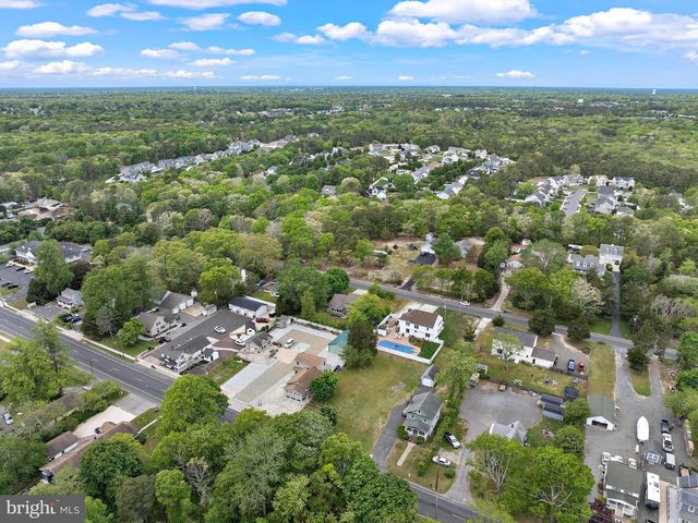 28 MEMORIAL DR, Barnegat, NJ 08005
