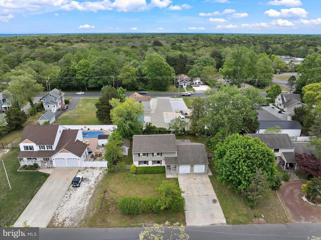 28 MEMORIAL DR, Barnegat, NJ 08005