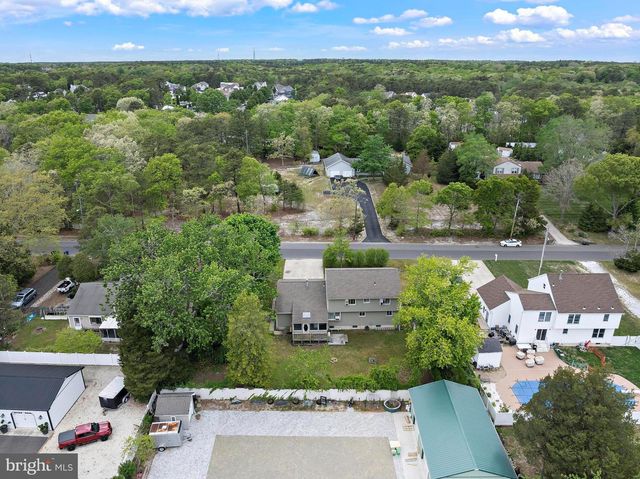 28 MEMORIAL DR, Barnegat, NJ 08005
