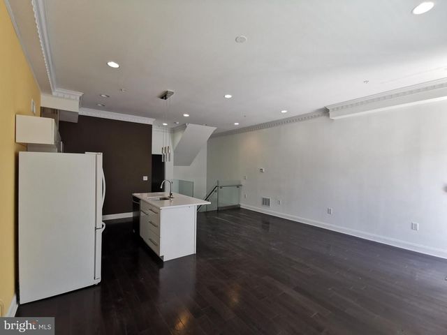 1219 NOBLE ST, Philadelphia, PA 19123