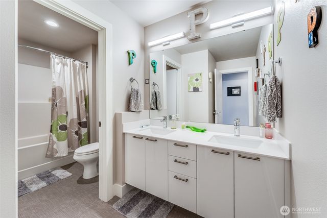 32819 Madrona Avenue SE, Black Diamond, WA 98010