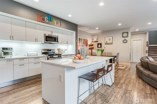 32819 Madrona Avenue SE, Black Diamond, WA 98010