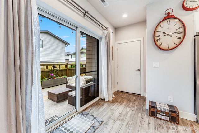 32819 Madrona Avenue SE, Black Diamond, WA 98010