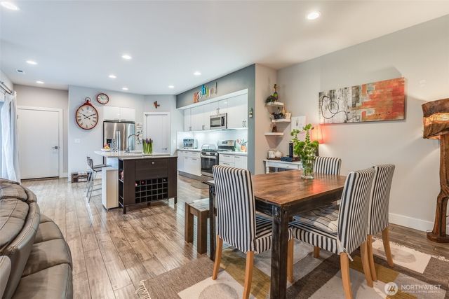 32819 Madrona Avenue SE, Black Diamond, WA 98010