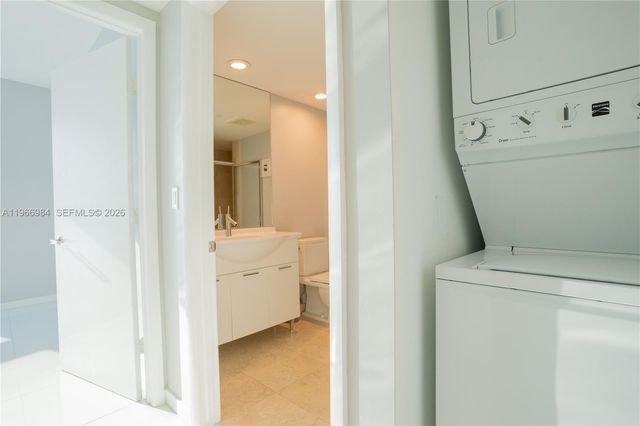 465 Brickell Ave 4802, Miami, FL 33131