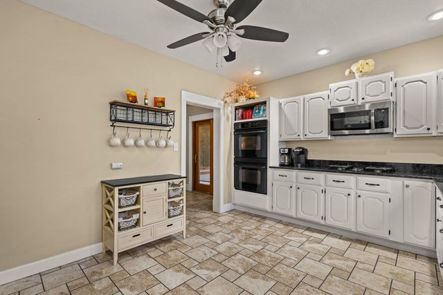 1415 Jersey Ridge Road, Davenport, IA 52803