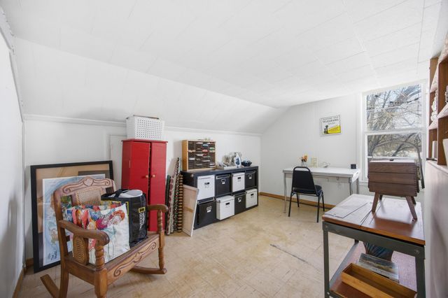 1407 10th Street S, Fargo, ND 58103