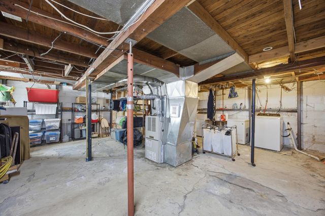 1407 10th Street S, Fargo, ND 58103