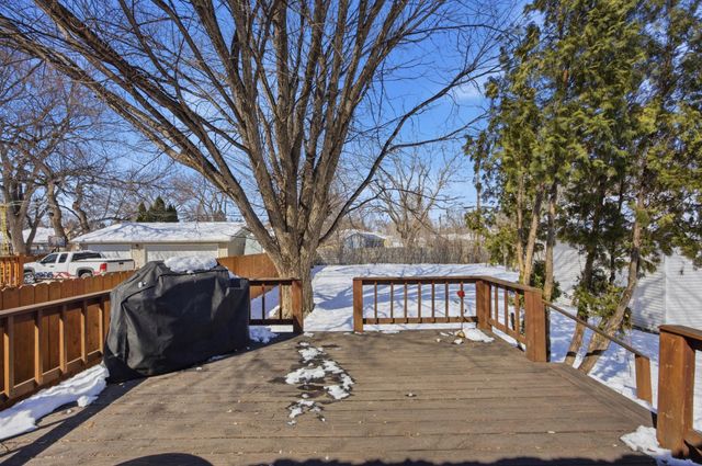 1407 10th Street S, Fargo, ND 58103