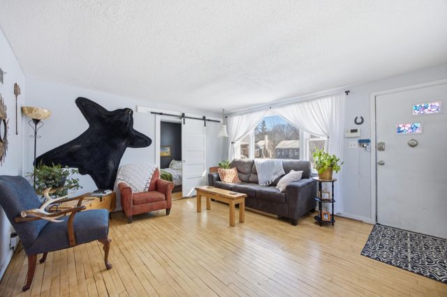 1407 10th Street S, Fargo, ND 58103