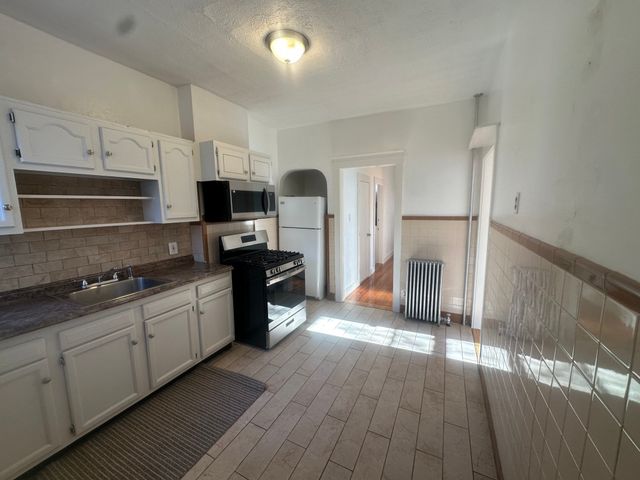 78 Garfield St 1, Chelsea, MA 02150