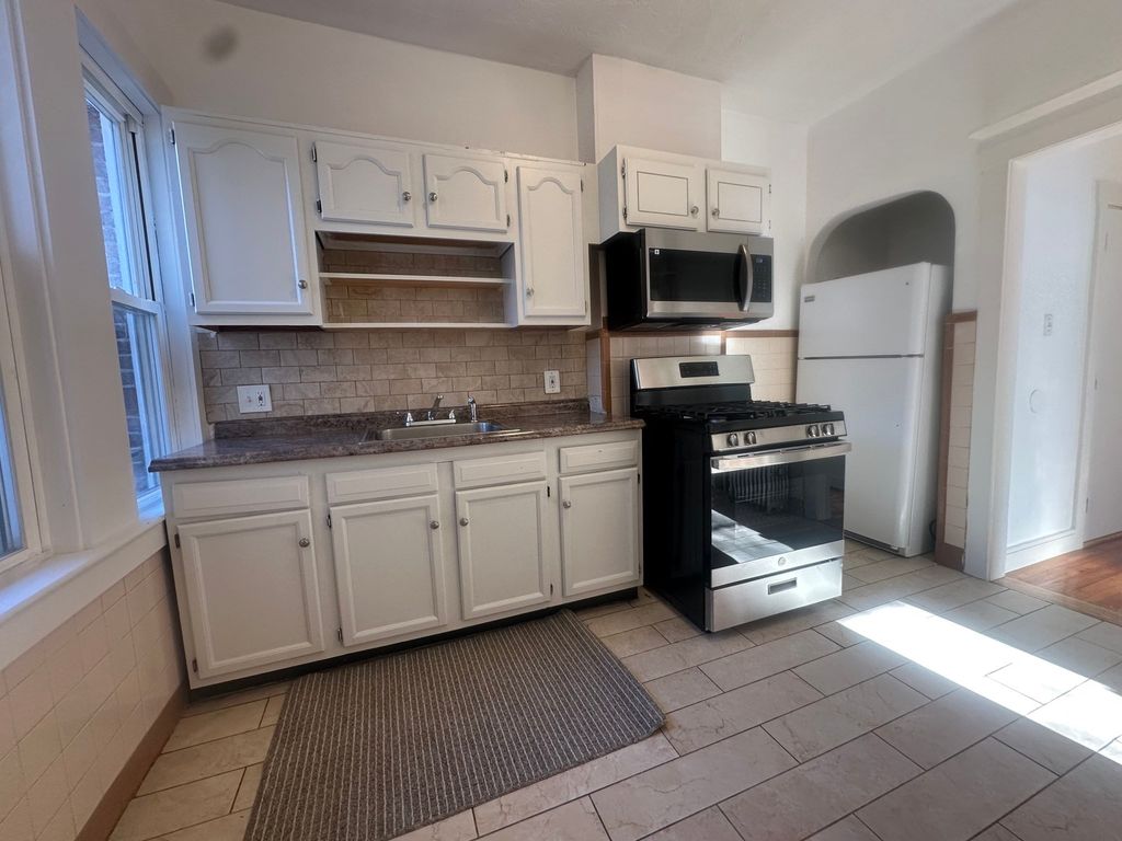 78 Garfield St 1, Chelsea, MA 02150