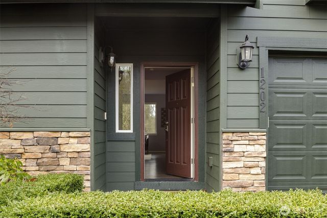 1202 231st Street SW, Bothell, WA 98021