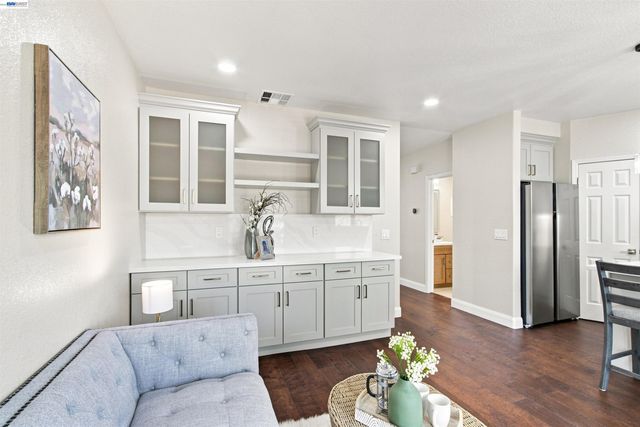 37 Esfahan Dr, San Jose, CA 95111