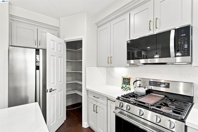 37 Esfahan Dr, San Jose, CA 95111