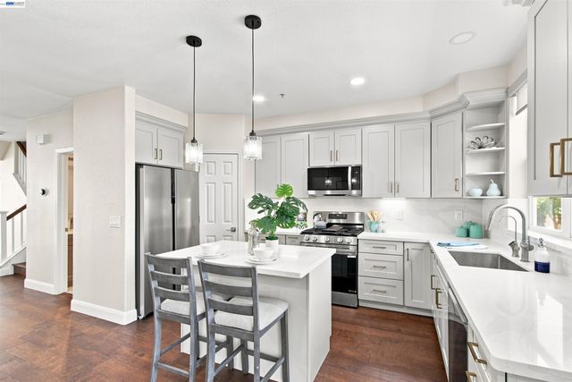 37 Esfahan Dr, San Jose, CA 95111
