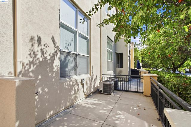 37 Esfahan Dr, San Jose, CA 95111