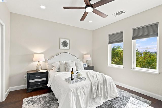 37 Esfahan Dr, San Jose, CA 95111