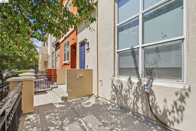 37 Esfahan Dr, San Jose, CA 95111