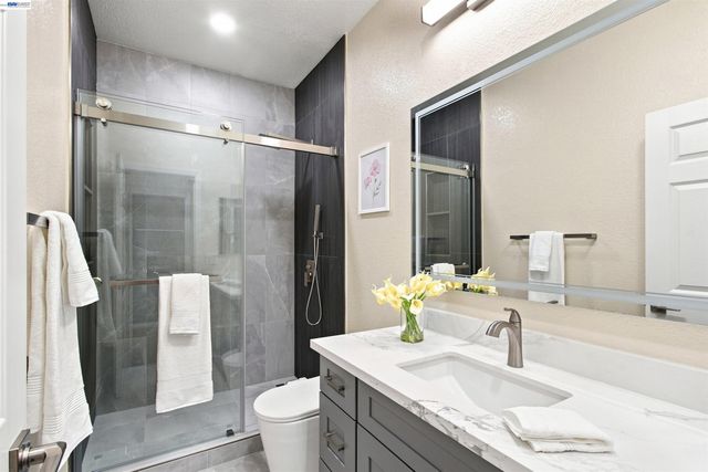 37 Esfahan Dr, San Jose, CA 95111