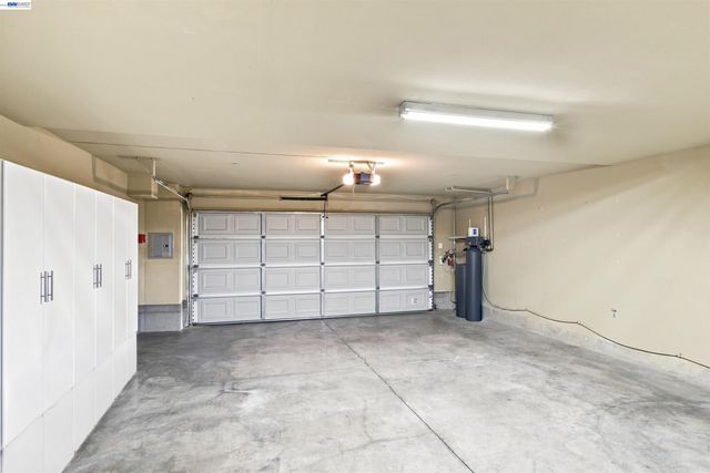 37 Esfahan Dr, San Jose, CA 95111