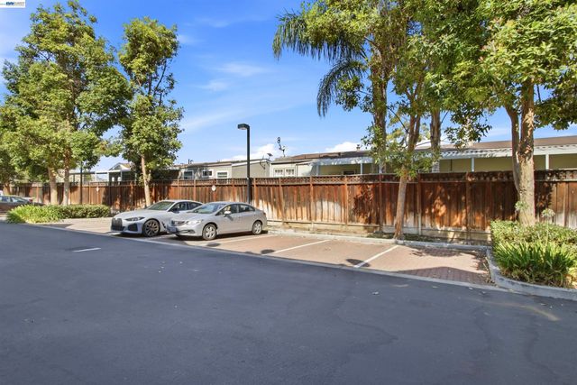 37 Esfahan Dr, San Jose, CA 95111