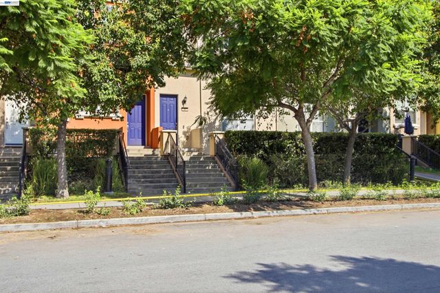37 Esfahan Dr, San Jose, CA 95111