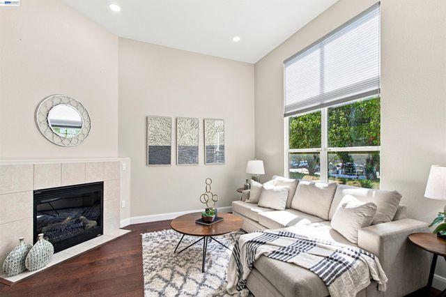 37 Esfahan Dr, San Jose, CA 95111