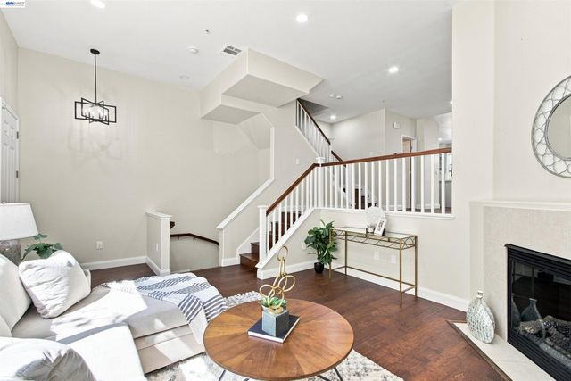 37 Esfahan Dr, San Jose, CA 95111
